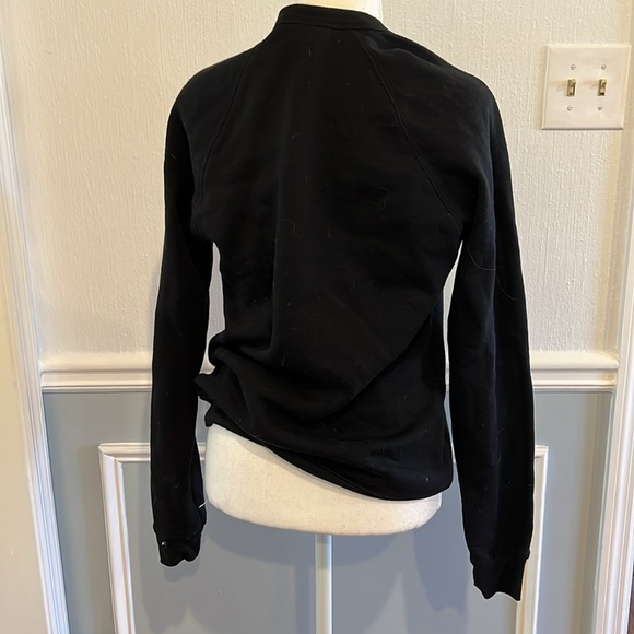 LIKE NEW SUPER SOFT BLACK ‘SPEAK LOVE’ LIPS SWEATSHIRT - SIZE SMALL - Picture 7 of 7